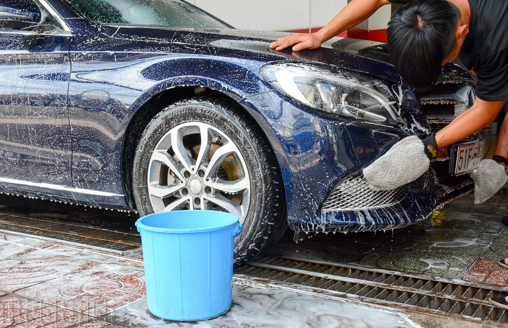 Những sai lầm hay mắc phải trong việc rửa xe ôtô mà không phải ai cũng để ý