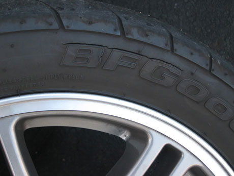 Vết nứt thành lốp Vết nứt thành lốp