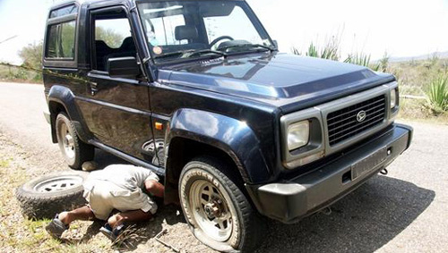 Kinh nghiệm xử lý khi xe bị nổ lốp trước Kinh nghiệm xử lý khi xe bị nổ lốp trước, thế giới lốp, lop xe, lốp xe ô tô, giá lốp, gia lop