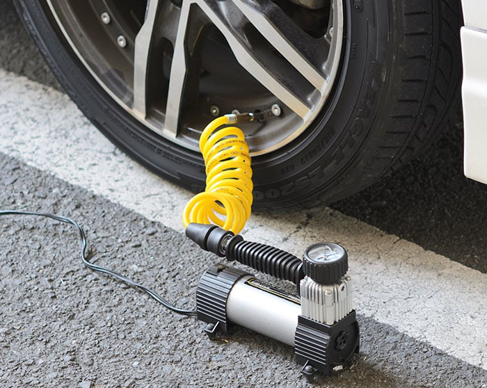 Vá lốp xe ôtô tại Garage và lưu động