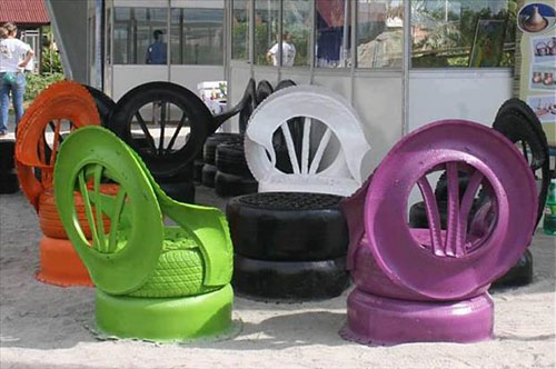 Bàn ghế độc đáo làm bằng lốp cũ