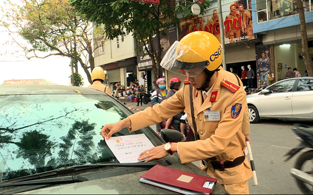 Dính phạt nguội bao lâu thì ô tô bị cảnh báo đăng kiểm và quá hạn đăng kiểm thì bị xử lý ra sao?