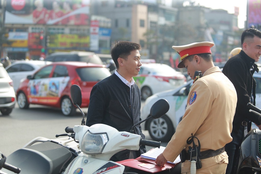 Không mang đầy đủ giấy tờ khi tham gia giao thông bị xử phạt như thế nào?