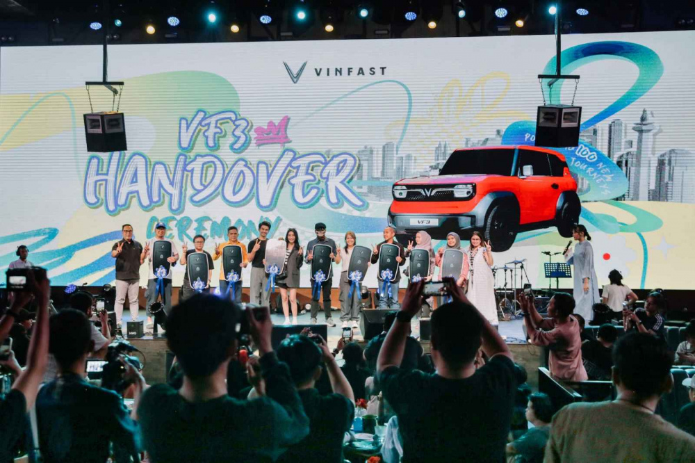 VinFast giao 400 xe VF 3 cho khách hàng và đại lý tại Indonesia